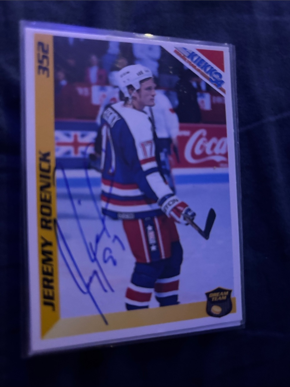 1993-94 Semic Jääkiekko #352 Jeremy Roenick card autographed